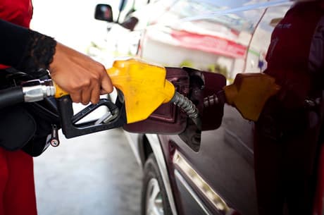 Mais barata nos postos, gasolina é mais vantajosa que etanol em todo o País; confira preços médios nos estados