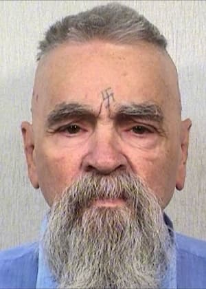 Assassino em série Charles Manson é internado em estado grave nos EUA