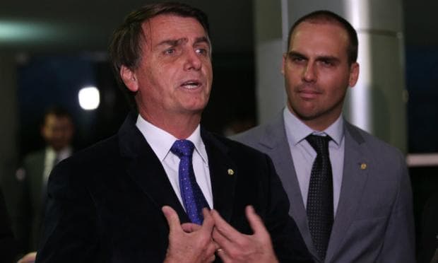Bolsonaro diz que, se depender dele, ‘todo mundo terá uma arma de fogo em casa'