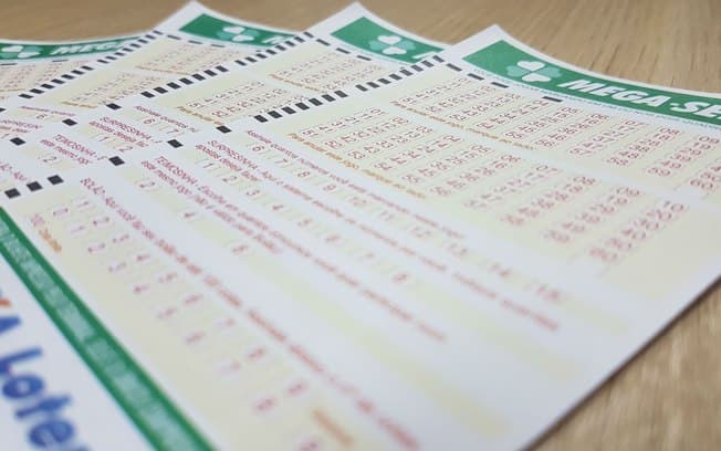 Seis apostam acertam Mega da Virada e dividem prêmio de R$ 220 milhões