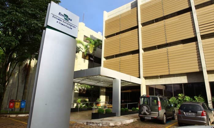 Estatais federais CONTRATARAM 56 mil em quatro anos