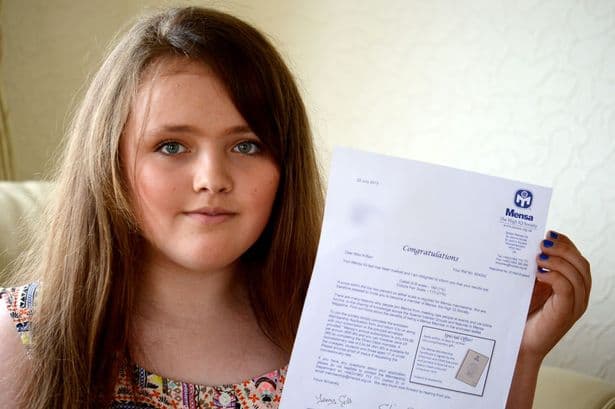 FOTO: Garota de 12 anos tem QI maior que Einstein e Hawking