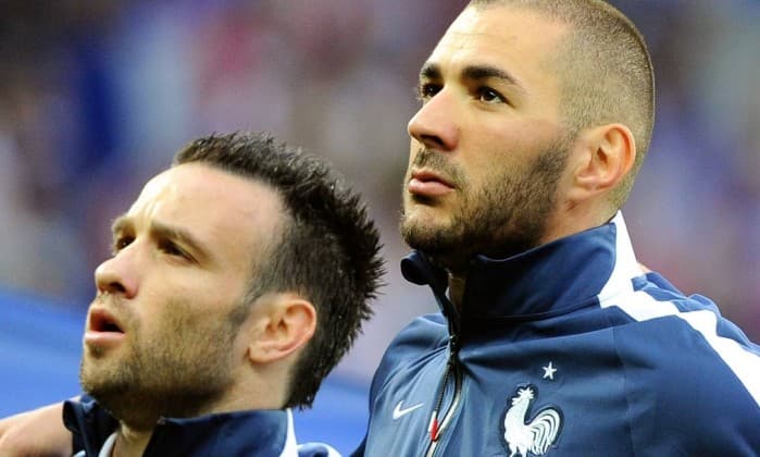 Atacante francês Benzema é preso acusado de chantagear companheiro de seleção com divulgação de um vídeo erótico