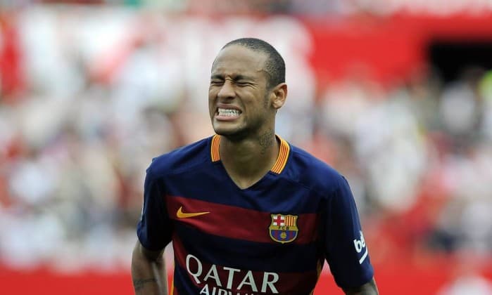 Mãe de Neymar é indiciada pela transferência do filho