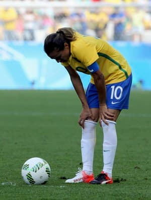 Cúpula da CBF discute extinção de seleção permanente de futebol feminino