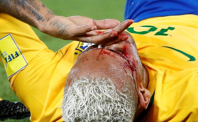 Boliviano reclama e pede para Neymar "respeitar rivais e ser menos exibido"