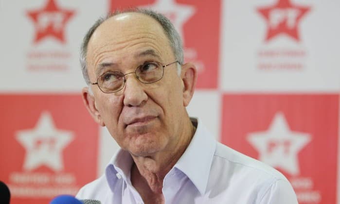 Presidente do PT diz que desafio é ‘encher as ruas em todo o país em defesa da democracia' na sexta