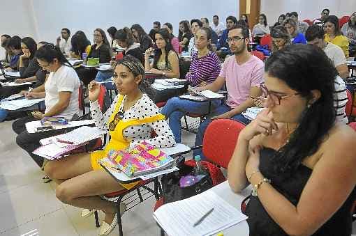 Concursos pelo país oferecem mais de 36 mil vagas