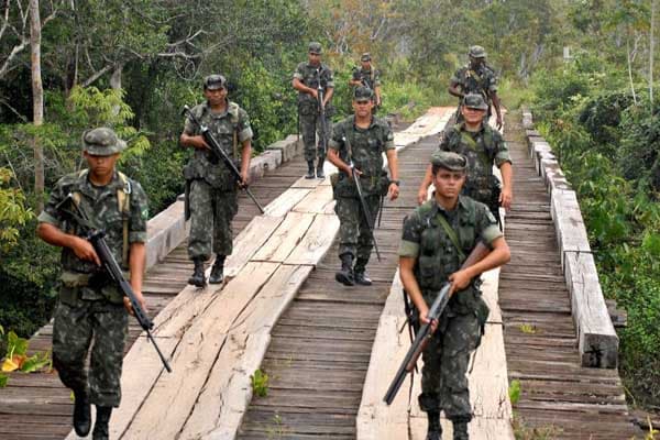 CONCURSOS: Exército abre editais com 44 vagas de nível superior