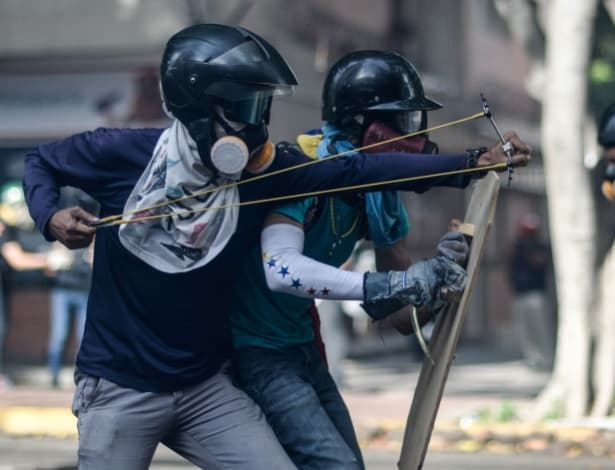 Sobe para 57 o número de mortos em protestos contra Nicolás Maduro