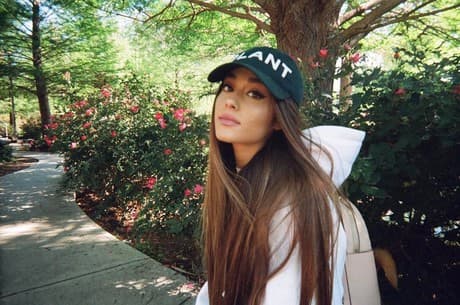 Após explosão em Manchester, Ariana Grande afirma estar "despedaçada"