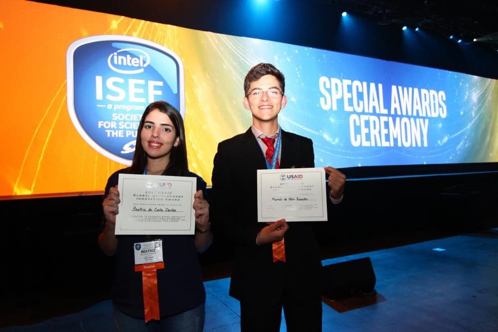FOTO: Estudantes do interior do RN ganham prêmio em feira internacional, destaca reportagem