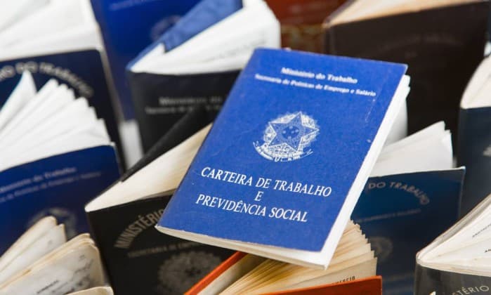 Taxa de desemprego sobe a 13,6% em abril, e país já tem 14 milhões de desocupados