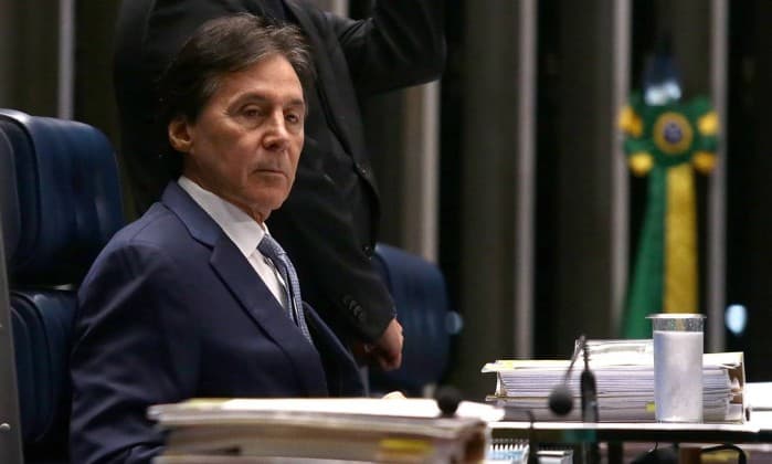 Presidente do Senado diz que reformas ‘não pertencem mais ao governo’
