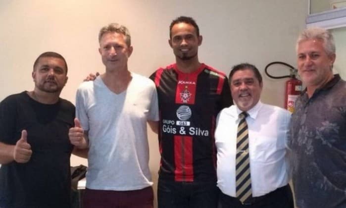 Suspeito de matar enteado em briga familiar, empresário do goleiro Bruno disputou eleição em Minas