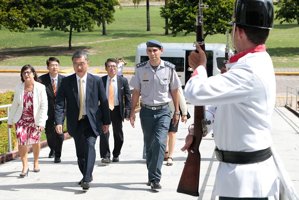 FOTOS: Governador e Embaixador da Coreia discutem investimentos para o RN