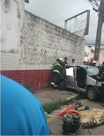 Cantora ex-Cavaleiros do Forró morre em acidente de carro