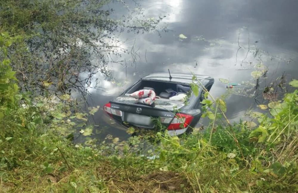 TRAGÉDIA - (FOTO): Três mulheres e uma criança morrem no Oeste potiguar após carro cair em açude; diretora da UERN entre vítimas