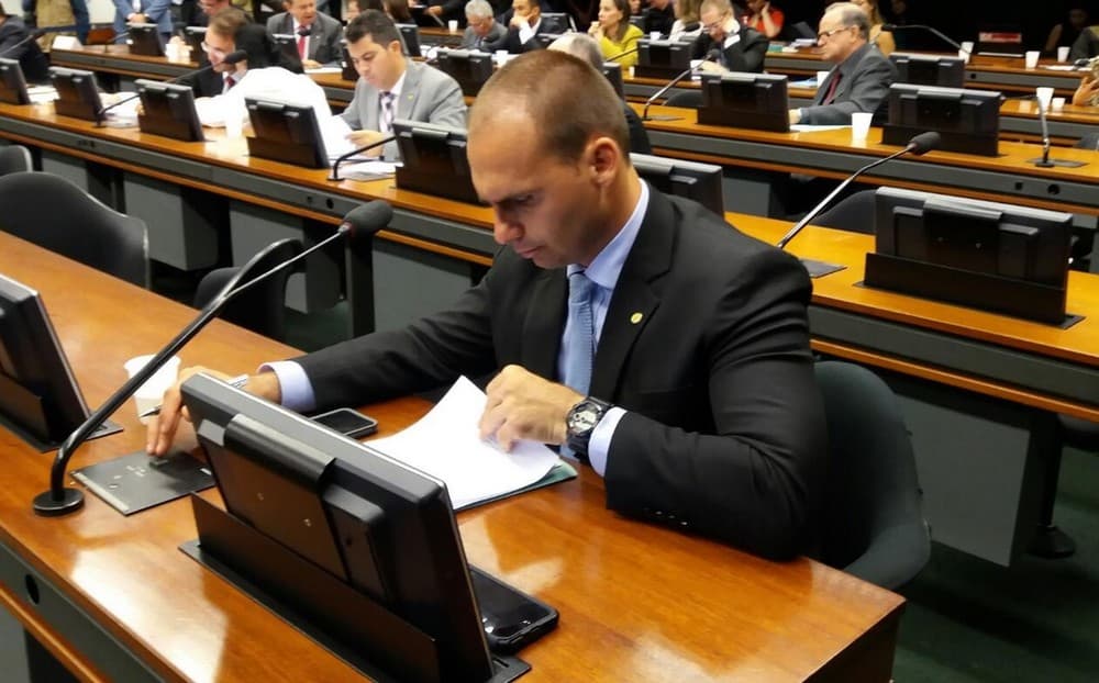 Conselho de Ética da Câmara arquiva um dos processos sobre Eduardo Bolsonaro; PT pedia para conselho apurar suposta quebra de decoro