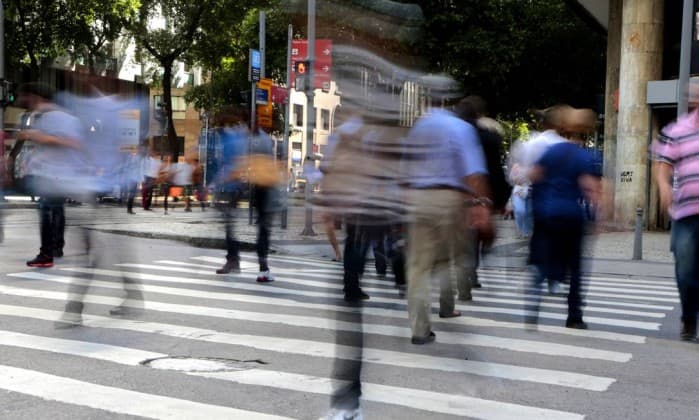 BOM: Mercado de trabalho registra em maio segundo mês seguido de geração empregos com carteira assinada