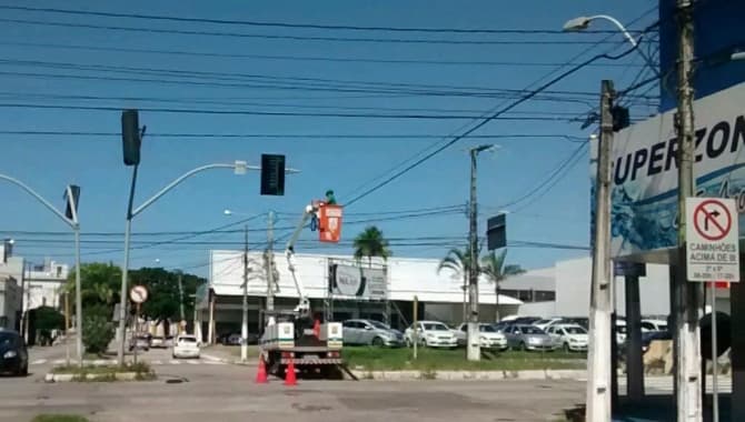Para evitar apagões em série em período chuvoso, manutenção de semáforos é intensificada em Natal