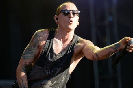Chester Bennington, vocalista do Linkin Park, cometeu suicídio, segundo polícia