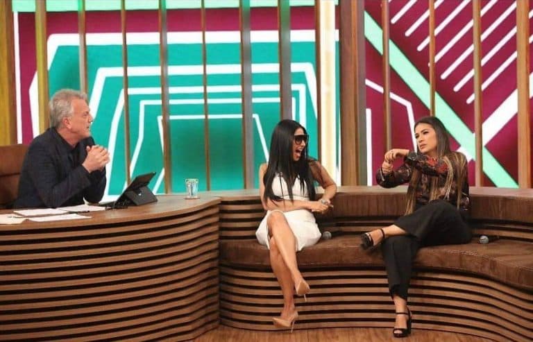 Pedro Bial responde pergunta picante feita por Simone e Simaria, sobre sexo anal, à sexóloga Laura Muller