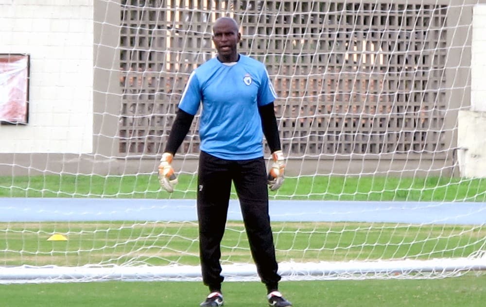 Goleiro Max, ex-Botafogo, tem morte cerebral confirmada por hospital