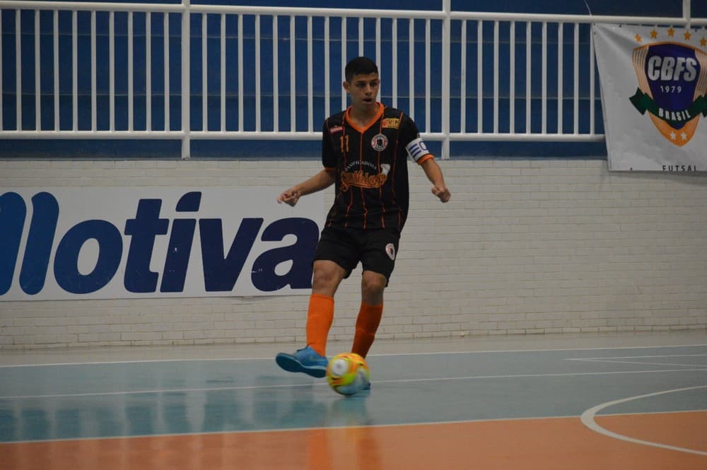 FOTOS: Craque Falcão liga e revelação do futsal potiguar confirma acerto com o Sorocaba