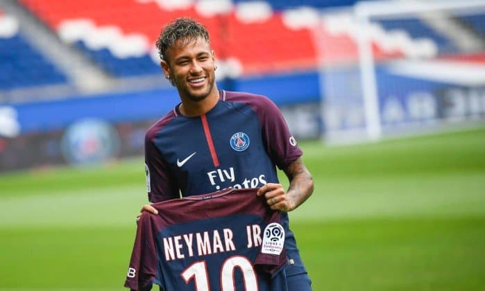 Valor pago por Neymar é maior do que o orçamento do Ministério da Cultura
