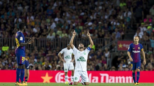 Vitória da vida: Chape festeja sobreviventes, e Barça cumpre papel em festa no Camp Nou