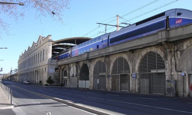 Estação de trem na França é esvaziada após relatos de tiroteio