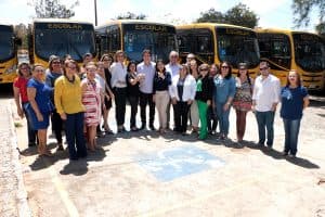Governo entrega mais 16 ônibus para o transporte escolar em Natal e Mossoró