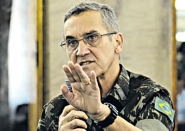 Comandante do Exército reúne generais e fala em ‘coesão'