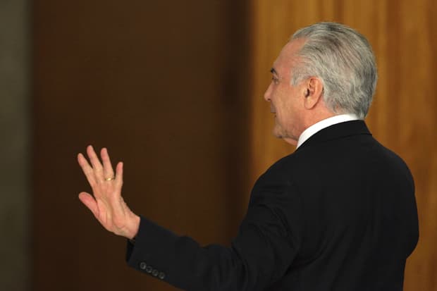 Brasil tem os piores políticos do mundo, diz pesquisa do Fórum de Davos
