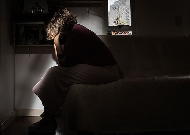 ALERTA: Estupradores usam aplicativos de namoro para atacar mulheres; confira relatos fortes
