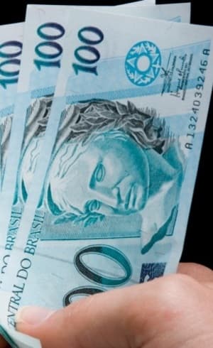 Taxação maior a ricos e empresas bancaria o programa Bolsa Família, diz estudo de ONG