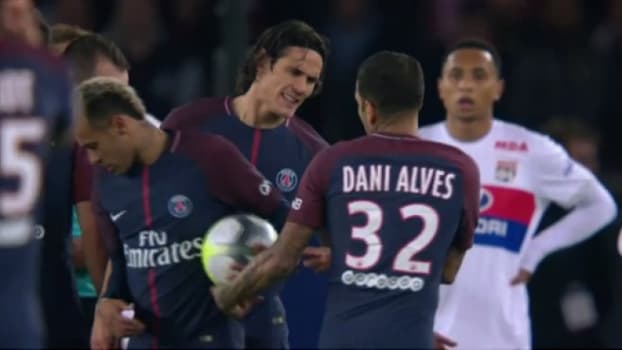 Clima pesado? Neymar deixa de seguir companheiro de ataque Cavani no Instagram