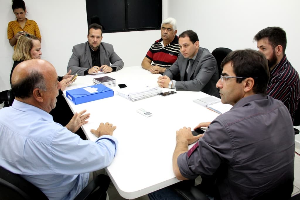 Comissão de Transporte da Câmara Municipal de Natal debate mudança na exploração do serviço de táxi