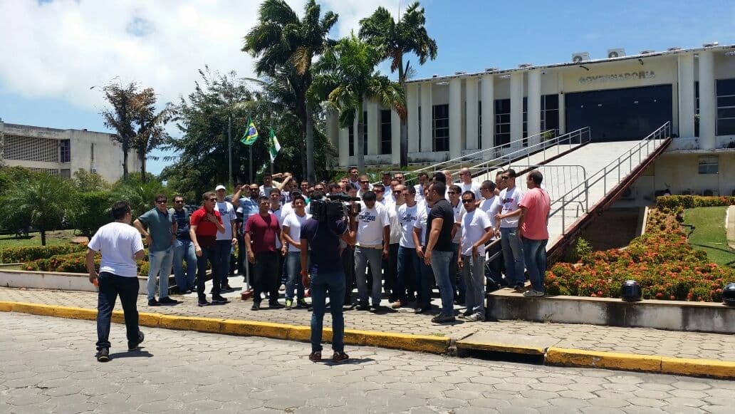 FOTOS: Na iminência de lançamento de novo concurso, 824 realizam protesto em frente à Governadoria pedindo convocação para PM