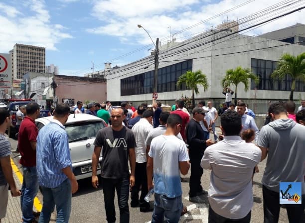 FOTOS: Motoristas da UBER protestam na região central de Natal