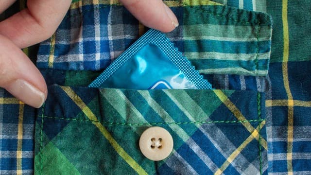 Somente 31% dos homens usam preservativo ao transar, mostra pesquisa
