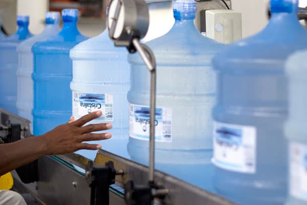 Funcionamento do corpo humano depende do consumo de água