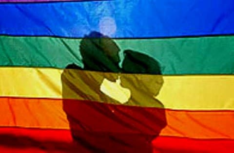 BRECHA PARA "CURA GAY": Juiz permite aplicação de terapia de reversão sexual por psicólogos