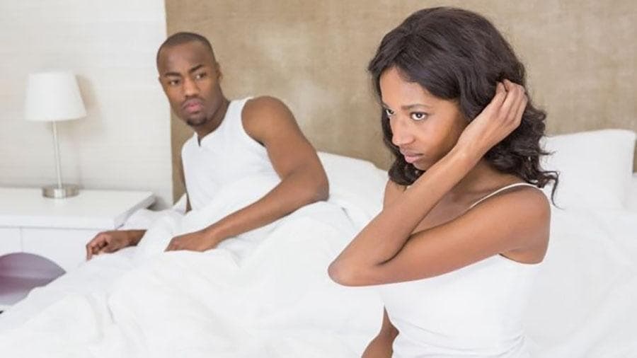 Duas vezes mais mulheres do que homens perdem interesse em sexo no casamento, indica estudo