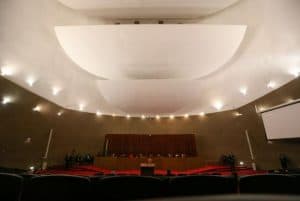 Juízes de tribunal superior omitem valor cobrado por palestras