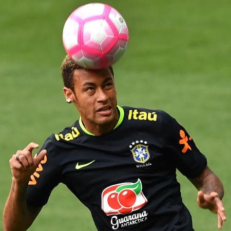 Farsante se passa por Neymar e irrita jogador: "Denunciem esse mongol"