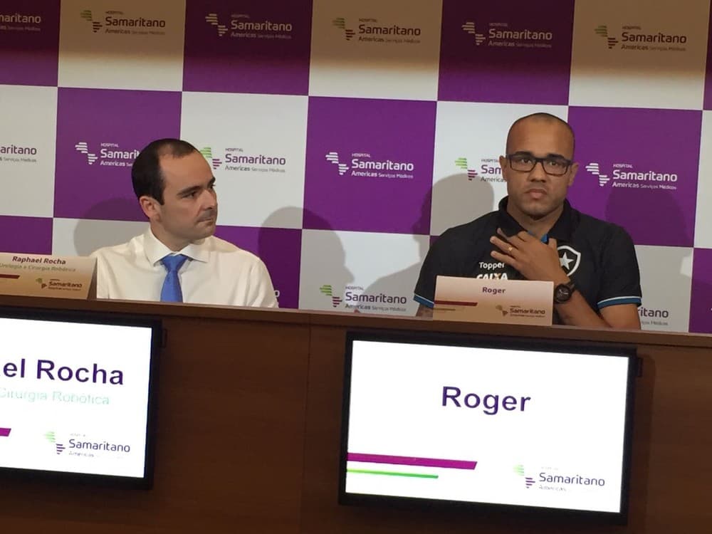 NÃO DESCARTA CARREIRA POLÍTICA: Com tumor benigno, Roger, atacante do Botafogo, quer voltar em 30 dias: ‘Estou curado'