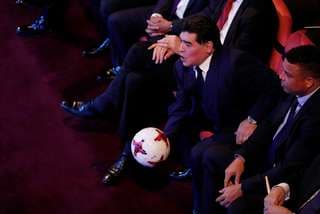 Maradona pede outra oportunidade para treinar Argentina