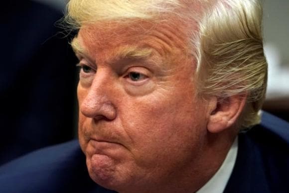 Trump determina "verificação extrema" da entrada de estrangeiros